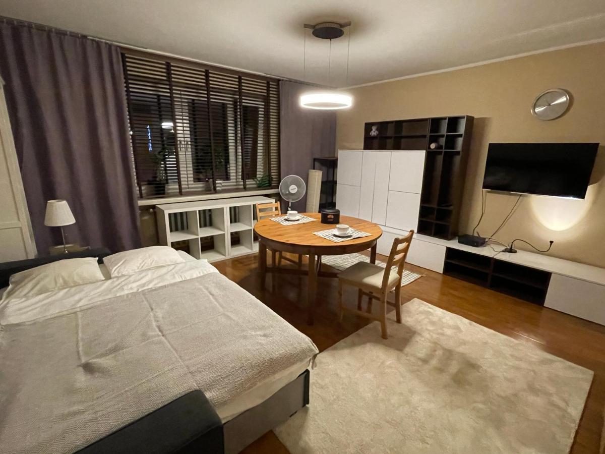 Przystanek Katowice Brynowska 55Aアパートメント エクステリア 写真